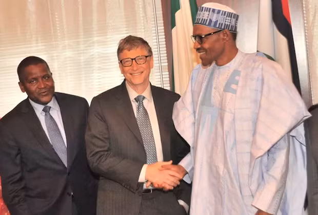 Dangote, tỉ phú Bill Gates của Microsoft và Tổng thống Nigeria Muhammadu Buhari.