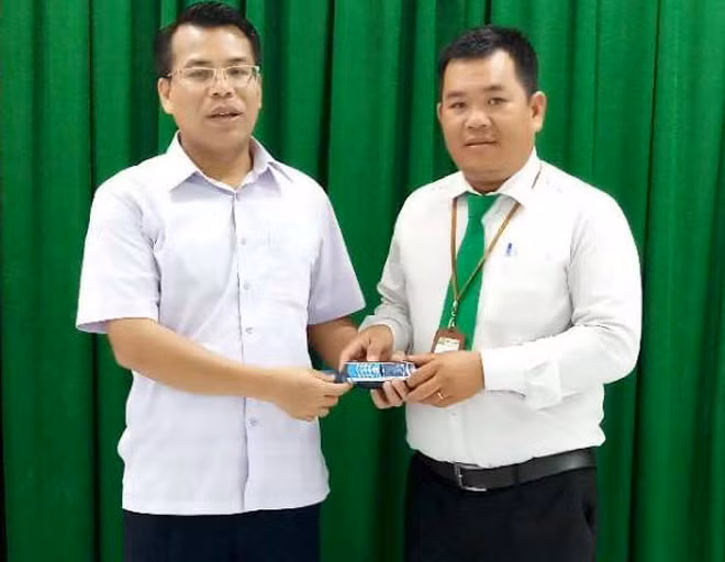 Anh Nhật trả lại tài sản cho khách.