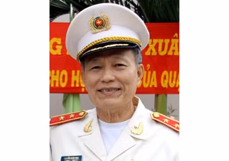 Anh hùng LLVTND Nguyễn Xuân Xinh.