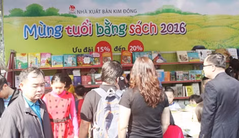 Mừng tuổi bằng sách là nét văn hóa cần được nhân rộng.