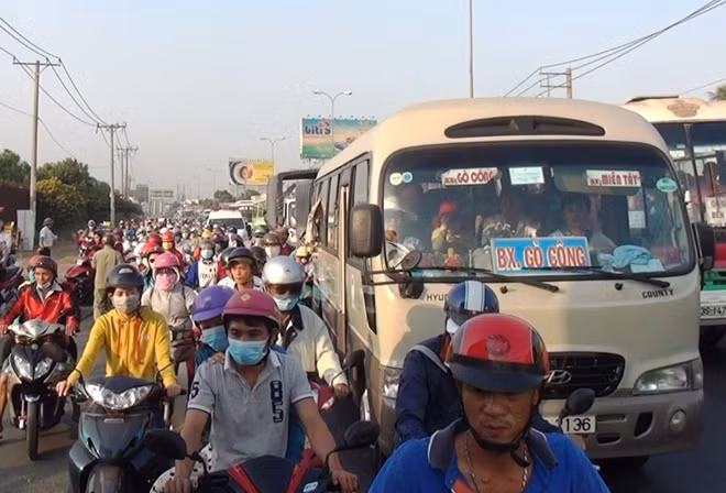 Giao thông qua tuyến đường này bị ùn ứ