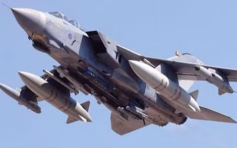 Máy bay ném bom chiến lược Tornado của Không quân Anh.
