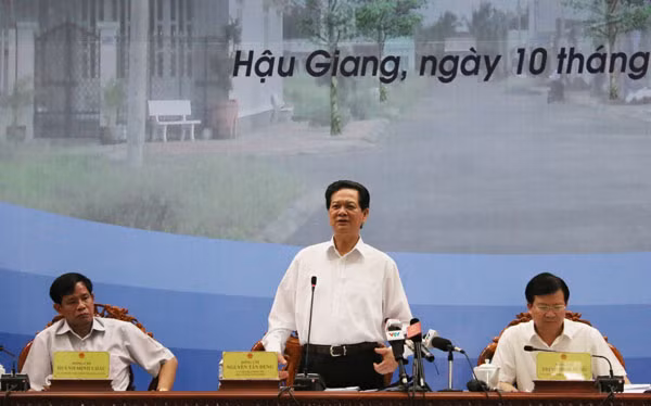 Thủ tướng Chính phủ Nguyễn Tấn Dũng phát biểu chỉ đạo Hội nghị.