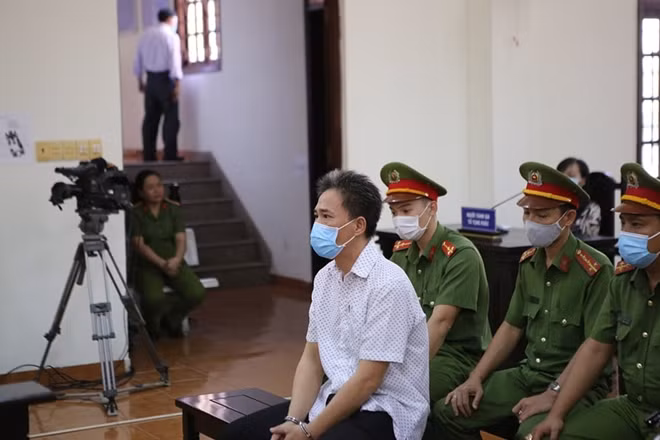 Bị cáo Quách Duy tại tòa, sáng 15/4