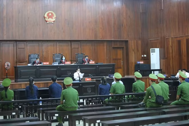 Toàn cảnh phiên tòa