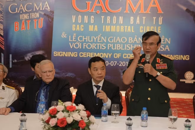 Thiếu tướng Lê Mã Lương, đại diện nhóm biên soạn, chia sẻ về hành trình thực hiện cuốn sách “Gạc Ma – Vòng tròn bất tử”.