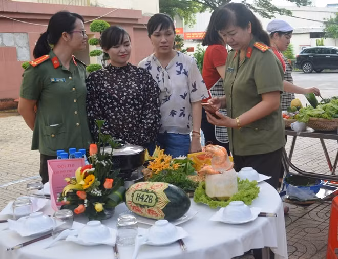 Các đội thi mang đến nhiều món ăn hấp dẫn, độc đáo.