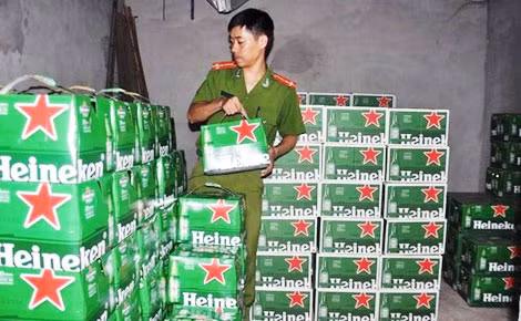 Phát hiện, thu giữ hàng lậu tại nhà ông Vũ.