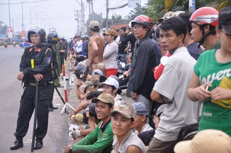 Buổi thực nghiệm đã được hàng trăm Cảnh sát thuộc nhiều lực lượng như 113, CSGT và lực lượng hỗ trợ bảo vệ hiện trường, đảm bảo an ninh trật tự. Buổi thực nghiệm đã được hàng trăm Cảnh sát thuộc nhiều lực lượng như 113, CSGT và lực lượng hỗ trợ bảo vệ hiện trường, đảm bảo an ninh trật tự.
