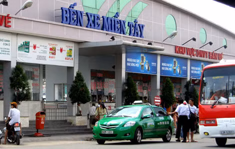 Bến xe Miền Tây. Ảnh: K.H.