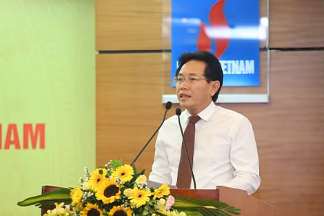 Thành viên phụ trách HĐTV, Tổng Giám đốc Tập đoàn Dầu khí Việt Nam Nguyễn Vũ Trường Sơn phát biểu tại đại hội. Thành viên phụ trách HĐTV, Tổng Giám đốc Tập đoàn Dầu khí Việt Nam Nguyễn Vũ Trường Sơn phát biểu tại đại hội.
