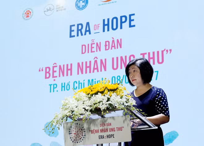 PGS Trần Thanh Hương, Pphó giám đốc Viện nghiên cứu ung thư quốc gia phát biểu khai mạc.