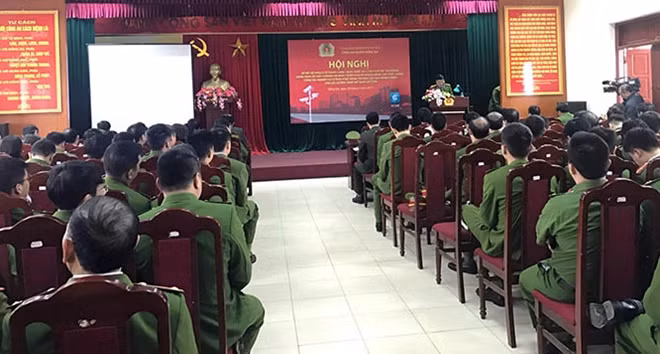 Toàn cảnh hội nghị.