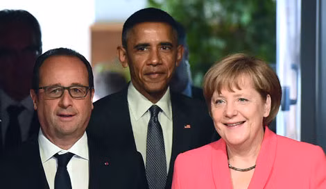 Tổng thống Pháp Francois Hollande, Tổng thống Mỹ Barack Obama và Thủ tướng Đức Angela Merkel tới dự ngày họp thứ hai của Hội nghị thượng đỉnh G7 tại lâu đài Elmau ở Kruen, ngày 8/5/2015