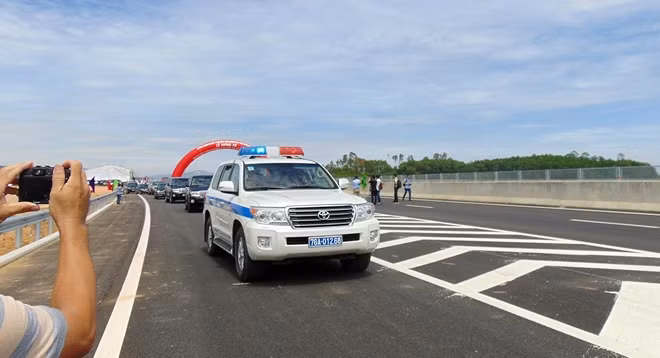 Tuyến cao tốc Đà Nẵng - Quảng Ngãi được kỳ vọng sẽ là cú hích lớn cho việc phát triển kinh tế-xã hội các tỉnh, thành khu vực Trung Trung Bộ.