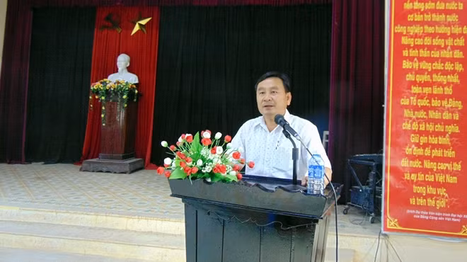 Ông Nguyễn Công Thanh, Bí thư Huyện ủy Đại Lộc, thay mặt địa phương và các hộ dân được nhận quà bày tỏ lòng cảm ơn chân thành đến nhà tài trợ và Báo CAND.