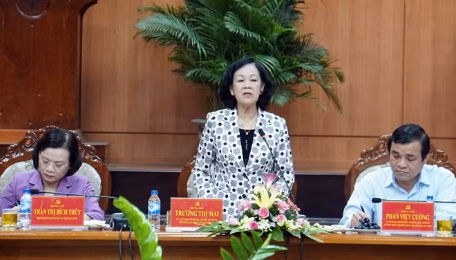 Đồng chí Trương Thị Mai phát biểu chỉ đạo tại buổi làm việc.