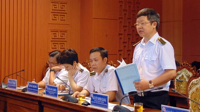 Ông Nguyễn Minh Giang, Phó Kiểm toán trưởng KTNN chuyên ngành II, công bố quyết định kiểm toán chuyên ngành tại Khu kinh tế mở Chu Lai.