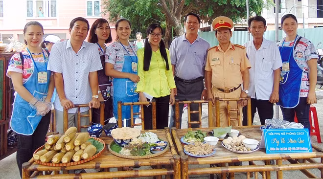 Một gian hàng được bày biện công phu tại Hội chợ "Ẩm thực Việt" lần này.
