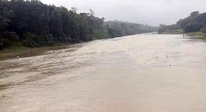 Đoạn sông Tiên, nơi em S. bị nước cuốn trôi mất tích.