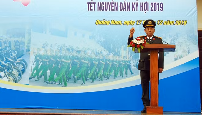 Đại tá Nguyễn Viết Lợi phát lệnh đợt ra quân tấn công trấn áp tội phạm.