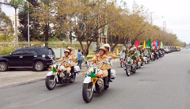 Công an tỉnh Quảng Nam ra quân quyết tâm đảm bảo an ninh chính trị, trật tự an toàn xã hội dịp Tết Nguyên đán Kỷ Hợi 2019.
