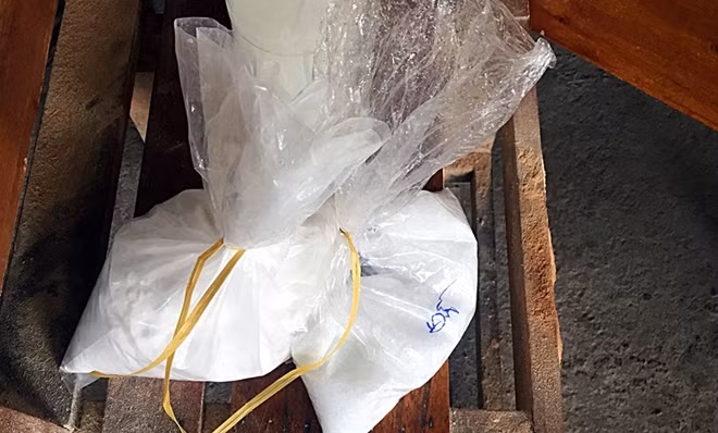 Số hóa chất không rõ nguồn gốc xuất xứ được lực lượng chức năng phát hiện.