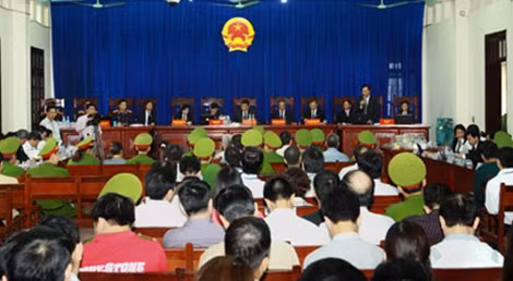 Quang cảnh một phiên xét xử.
