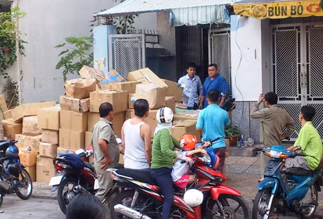 Số lượng khủng TPCN giả được phát hiện tại ba kho hàng trên quận 7.