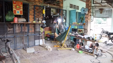 Phát hiện xác người phụ nữ bó trong chăn tại phòng trọ ảnh 3