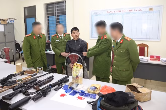 Giàng A Lề cùng số ma túy, vũ khí tại cơ quan công an