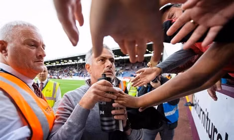 Mourinho ngượng ngùng, nhút nhát sau trận thắng Burnley.