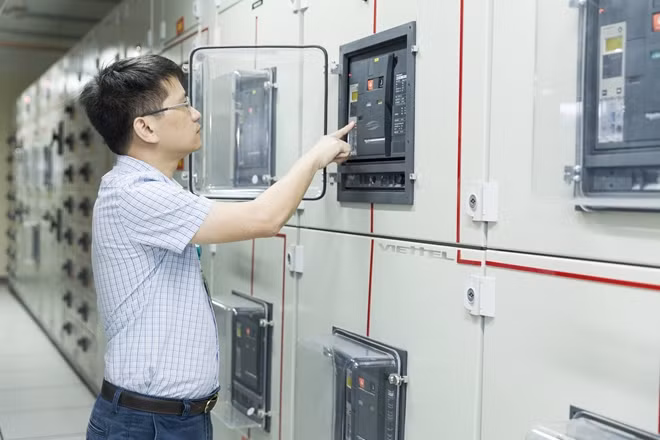 Tổng trạm Hòa Lạc