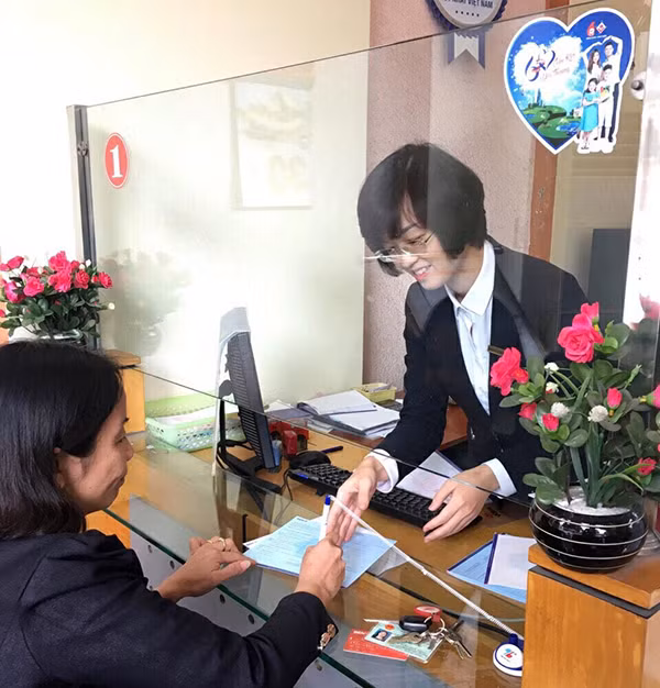 Chị Nguyễn Thúy Phương, cán bộ của Ngân hàng BIDV Cẩm Phả