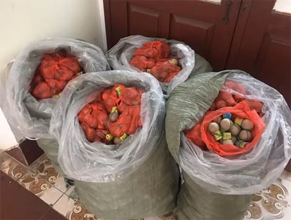 4 bao tải pháo trứng có trọng lượng 148 kg