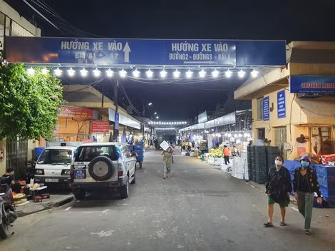 Chợ Long Biên đã khang trang hơn so với trước đó.