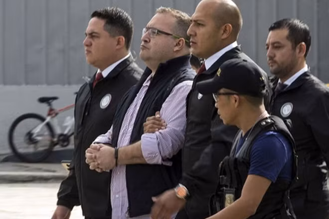 Ông Javier Duarte, cựu Thống đốc Veracruz bị dẫn độ về Mexico hồi tháng 7-2017.