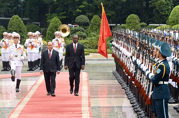 Lễ đón chính thức Thủ tướng Mozambique Carlos Agostinho do Rosario được tổ chức trọng thể tại Phủ Chủ tịch sáng 1-8 - Ảnh: VGP/Quang Hiếu