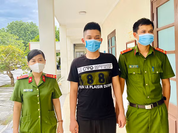 Đối tượng sử dụng ma túy tại khách sạn Phù Đổng bị Công an Thanh Hóa bắt giữ