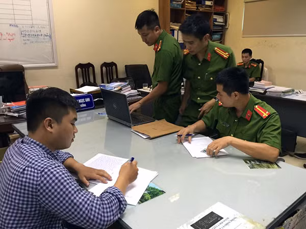 Đào Ngọc Khánh khai nhận hành vi vi phạm tại Phòng PC50 (Công an Hà Nội).