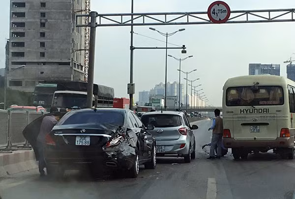 Hiện trường vụ tai nạn. Ảnh: Sro Knight.