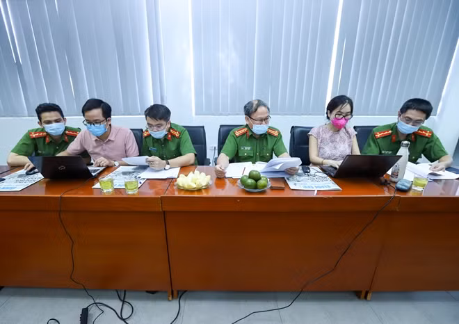 Các đại biểu tại buổi giao lưu.