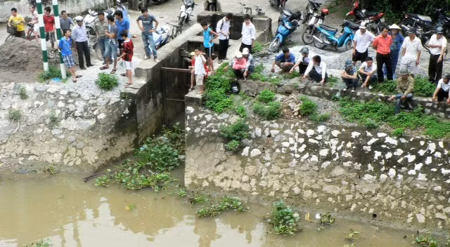 Hiện trường một vụ vớt xác.