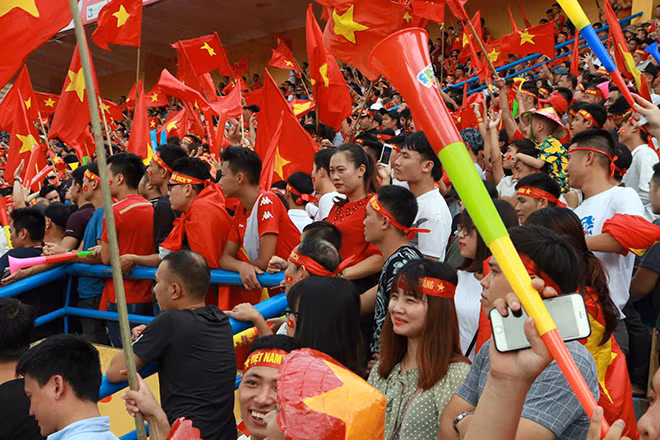 Các CĐV Olympic Việt Nam tin tưởng vào một chiến thắng của thầy trò HLV Park Hang Seo trước Olympic UAE. Các CĐV Olympic Việt Nam tin tưởng vào một chiến thắng của thầy trò HLV Park Hang Seo trước Olympic UAE.
