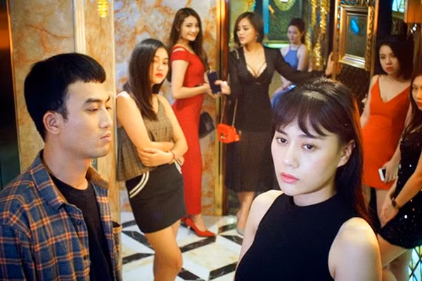 Dù dán nhãn 18+ nhưng “Quỳnh Búp bê” vẫn tạm dừng phát sóng.