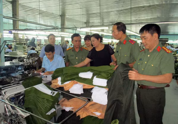 Chính quyền và Công đoàn Công ty 19-5 luôn đẩy mạnh các phong trào thi đua, chăm lo đời sống cho người lao động.