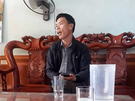 Từ trên xuống: Bố đẻ, ông ngoại và bà ngoại của Q.A.