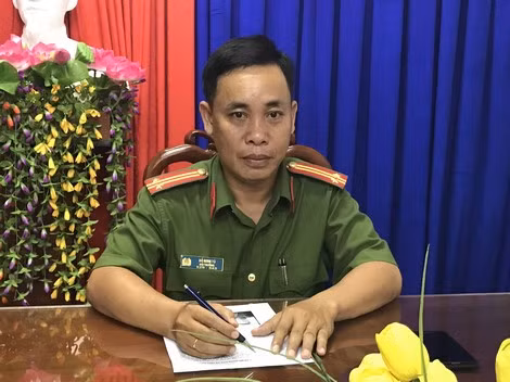Trung tá Đỗ Minh Tú - Đội trưởng Đội truy bắt tội phạm truy nã về trật tự xã hội, Phòng PC52 Công an tỉnh Cà Mau.