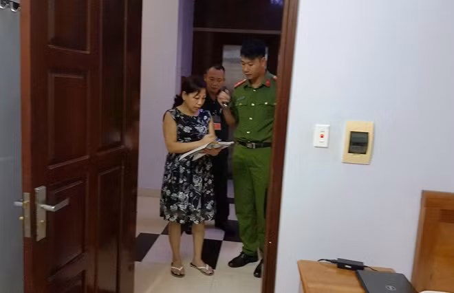 Lực lượng Công an điều tra, rà soát địa bàn.