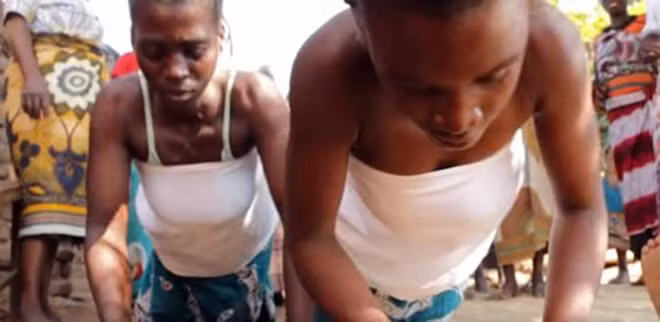 Nhiều góa phụ ở Malawi bị hủ tục ngủ với trai lạ đeo đẳng.